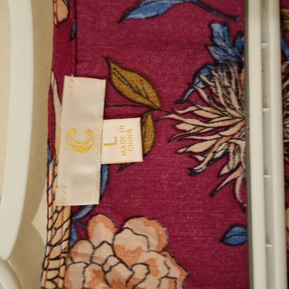 Charming Charlie crane print blouse - Picture 3 of 5